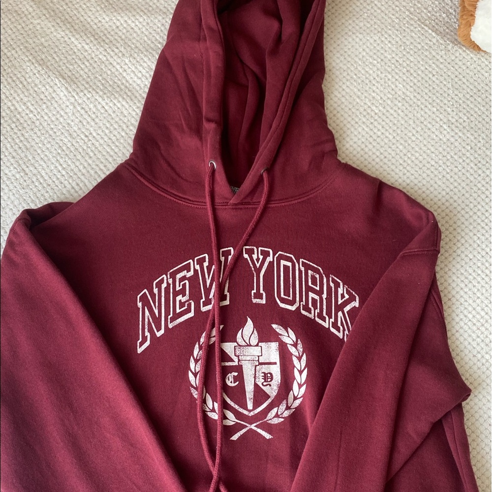 New York dark red sweater